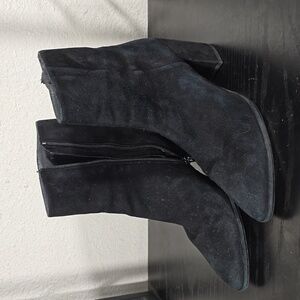 Stuart Weitzman Suede, Black Suede, Size 9.5